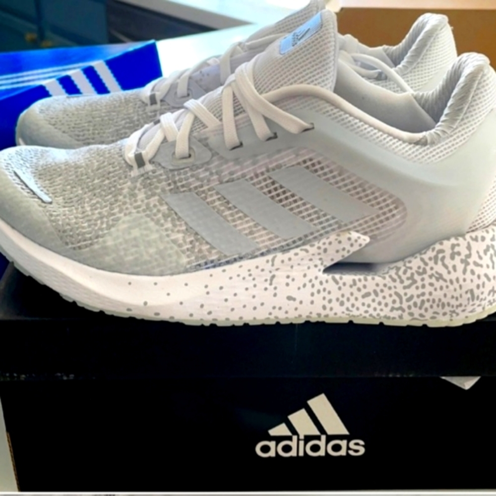 NEW IN BOX never worn men 8.5 Adidas sneakers